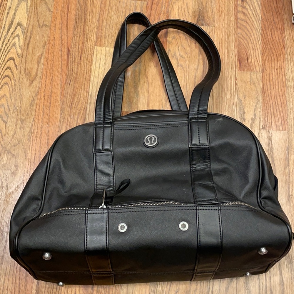 Women's Lululemon workout duffel bag